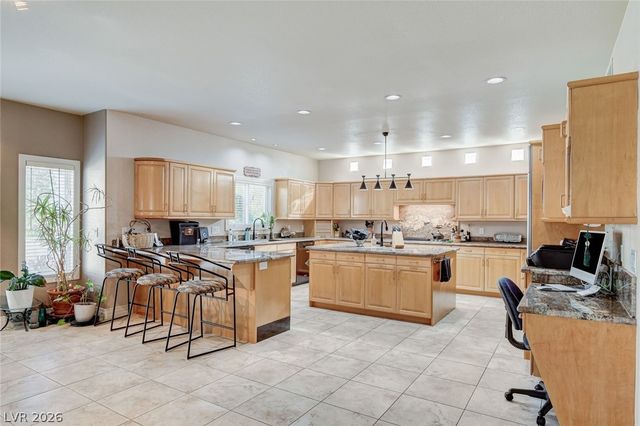 2136 Lookout Point Circle, Las Vegas, NV 89117