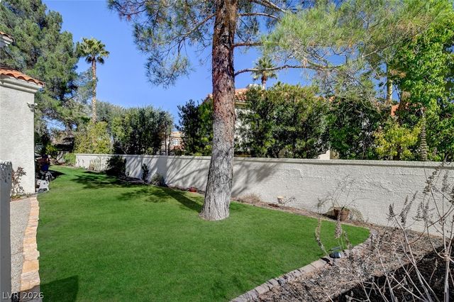 2136 Lookout Point Circle, Las Vegas, NV 89117