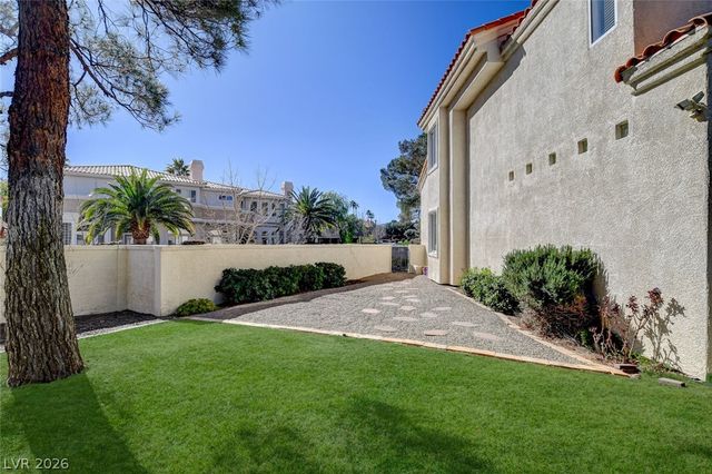 2136 Lookout Point Circle, Las Vegas, NV 89117