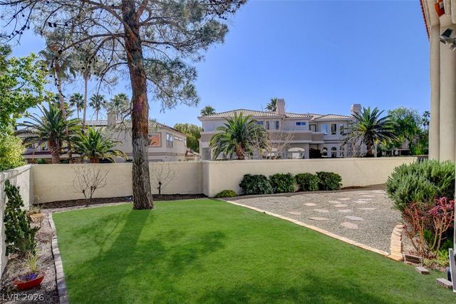 2136 Lookout Point Circle, Las Vegas, NV 89117