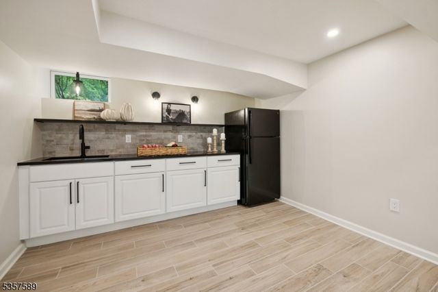 25 Woodcliff Dr, Madison Boro, NJ 07940