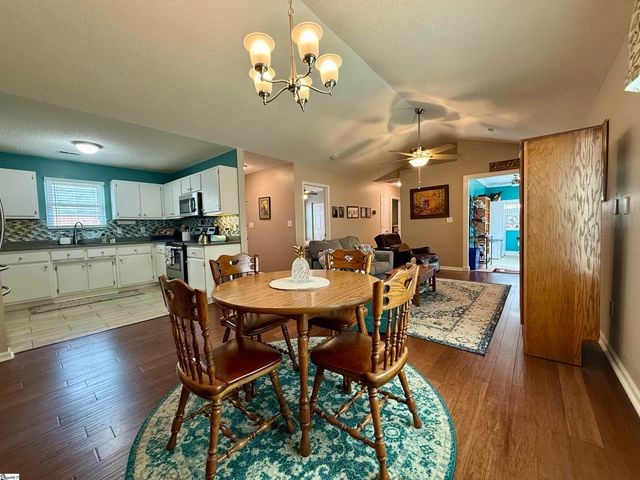 20 Lantern Lane, Greer, SC 29651