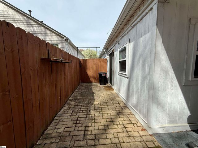 20 Lantern Lane, Greer, SC 29651