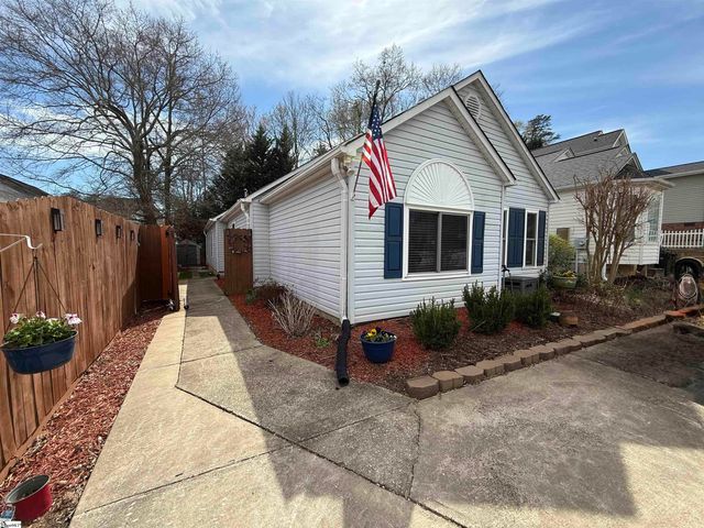 20 Lantern Lane, Greer, SC 29651