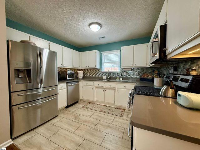 20 Lantern Lane, Greer, SC 29651