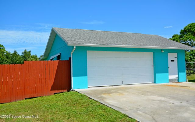 4720 Sand Point Road, Grant, FL 32949