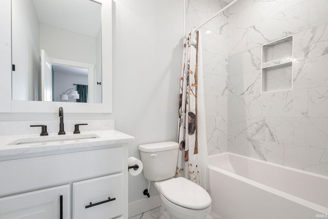 54628 Salem Farms Court, Osceola, IN 46561