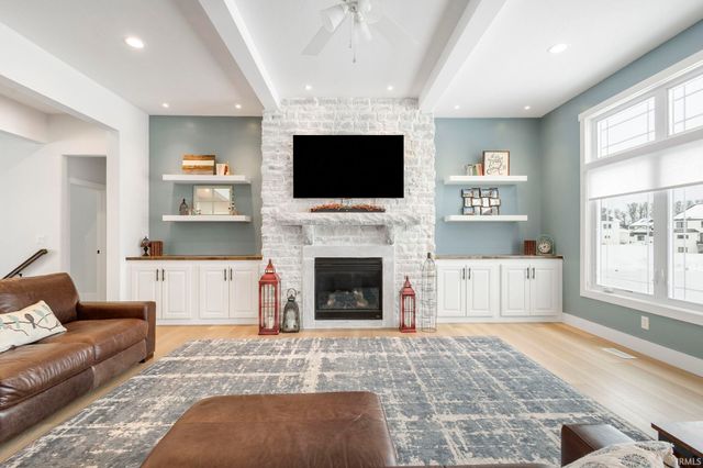 54628 Salem Farms Court, Osceola, IN 46561