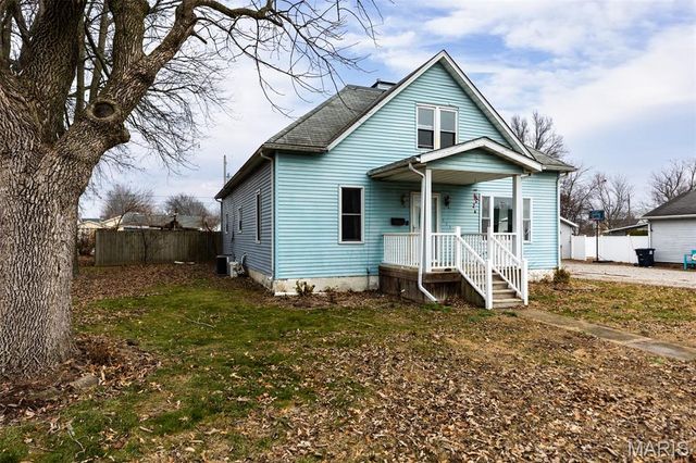 111 W 4th South Street, Mount Olive, IL 62069