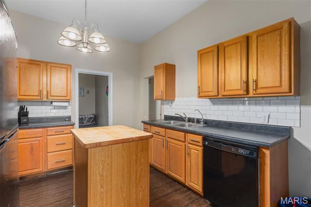 111 W 4th South Street, Mount Olive, IL 62069