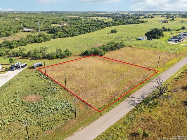 573 COUNTY ROAD 405, Floresville, TX 78114