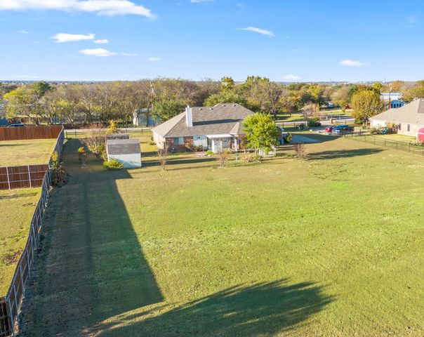 1304 Shawnee Road, Red Oak, TX 75165