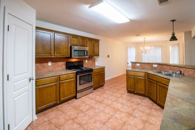 1304 Shawnee Road, Red Oak, TX 75165