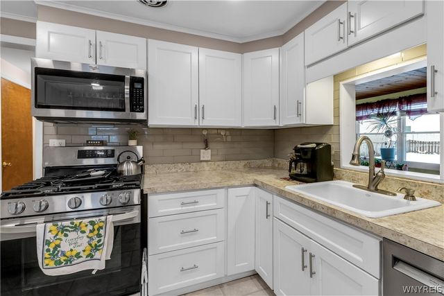 77 Norwood Drive, West Seneca, NY 14224