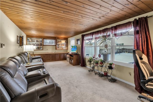 77 Norwood Drive, West Seneca, NY 14224