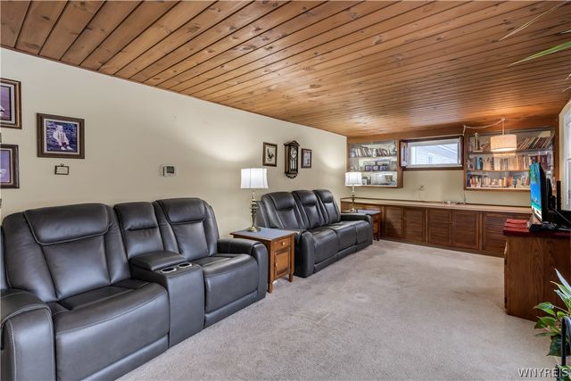 77 Norwood Drive, West Seneca, NY 14224