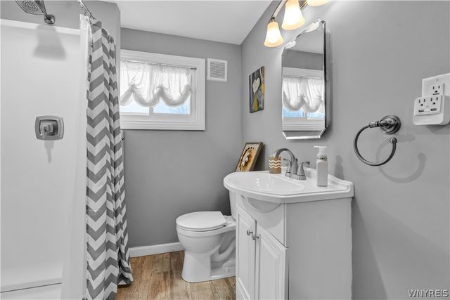 77 Norwood Drive, West Seneca, NY 14224