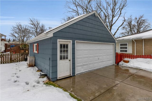 77 Norwood Drive, West Seneca, NY 14224