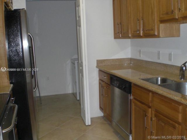 3590 Coral Way 902, Miami, FL 33145