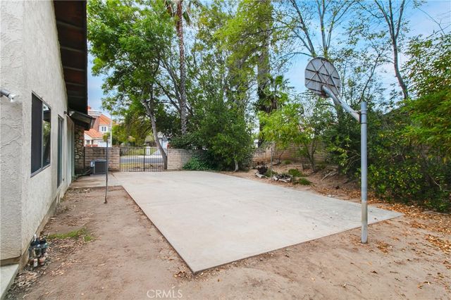 11050 Baile Avenue, Chatsworth, CA 91311