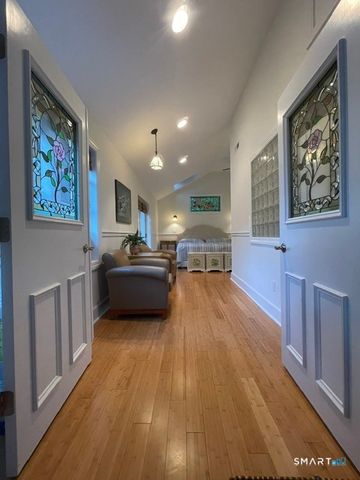9 Melrose Avenue, Norwalk, CT 06855