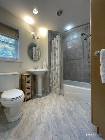 9 Melrose Avenue, Norwalk, CT 06855