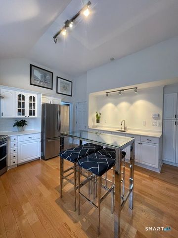9 Melrose Avenue, Norwalk, CT 06855
