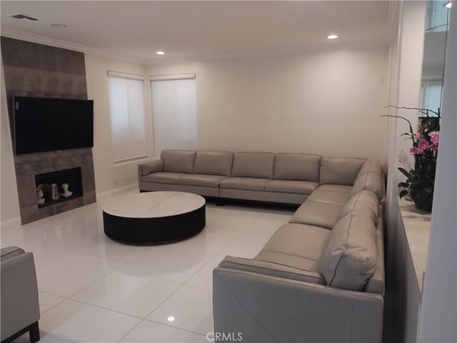 5711 Aura Ave, Tarzana, CA 91356