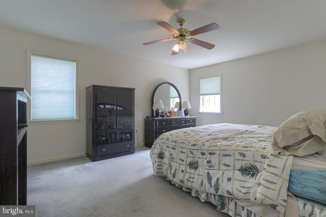 10 LION LN, Jonestown, PA 17038