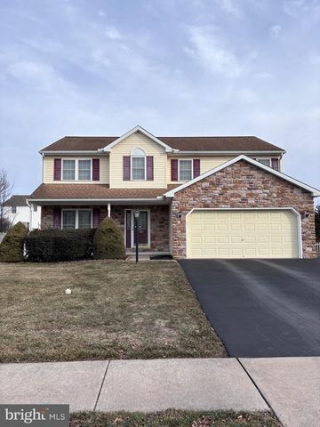 10 LION LN, Jonestown, PA 17038