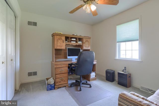 10 LION LN, Jonestown, PA 17038