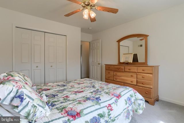 10 LION LN, Jonestown, PA 17038