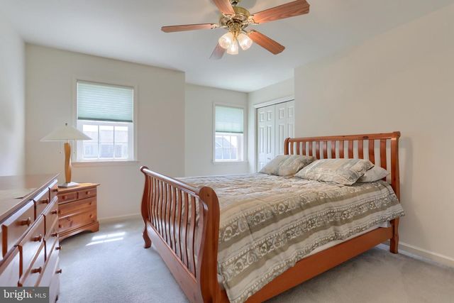 10 LION LN, Jonestown, PA 17038