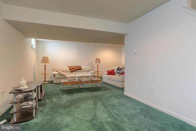 10 LION LN, Jonestown, PA 17038