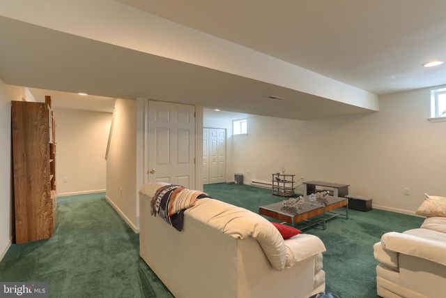 10 LION LN, Jonestown, PA 17038