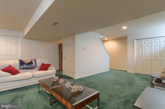 10 LION LN, Jonestown, PA 17038