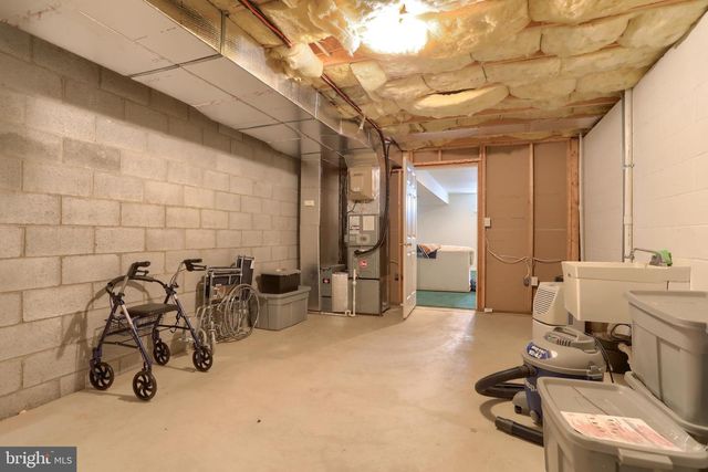 10 LION LN, Jonestown, PA 17038