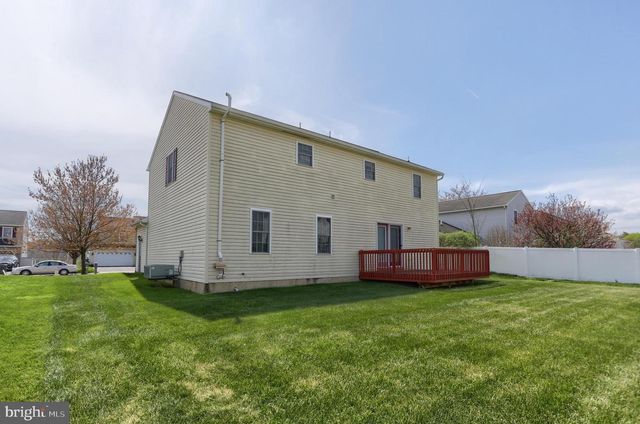 10 LION LN, Jonestown, PA 17038