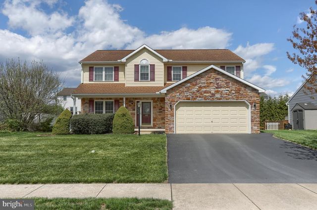 10 LION LN, Jonestown, PA 17038