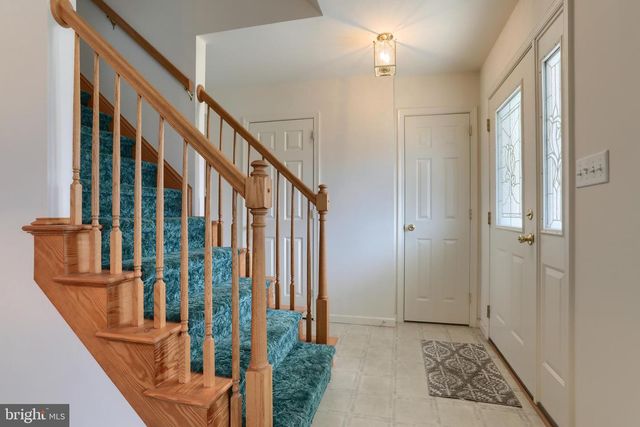 10 LION LN, Jonestown, PA 17038