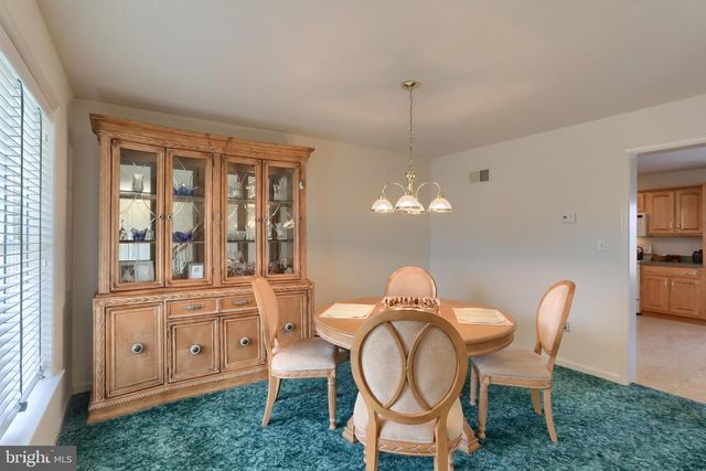 10 LION LN, Jonestown, PA 17038