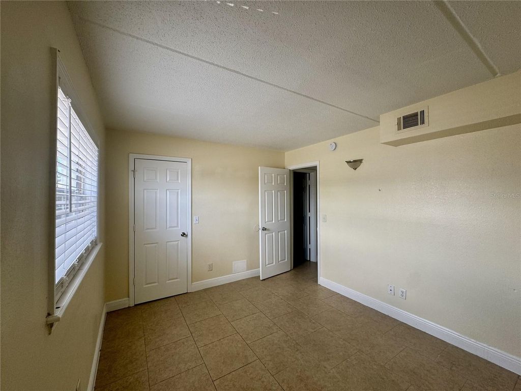 Image 12 of property listing at 1400 EUDORA ROAD D35, Mount Dora, FL 32757