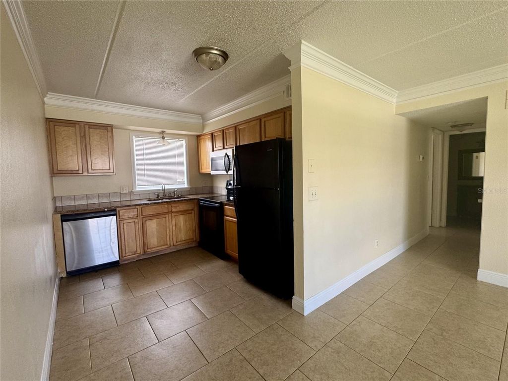 Image 5 of property listing at 1400 EUDORA ROAD D35, Mount Dora, FL 32757