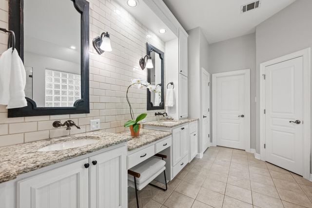 806 Overlook BND, Leander, TX 78641