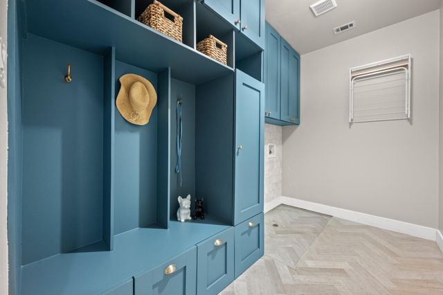 806 Overlook BND, Leander, TX 78641