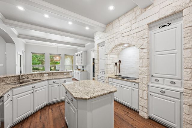 806 Overlook BND, Leander, TX 78641