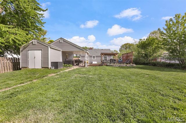 829 Oakdale Drive, East Alton, IL 62024