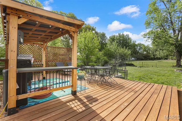 829 Oakdale Drive, East Alton, IL 62024