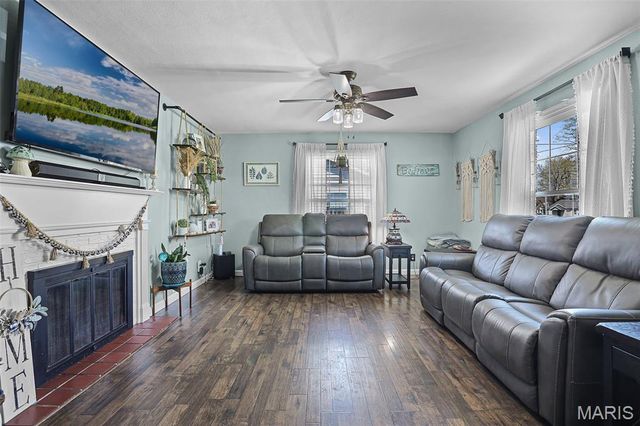 829 Oakdale Drive, East Alton, IL 62024