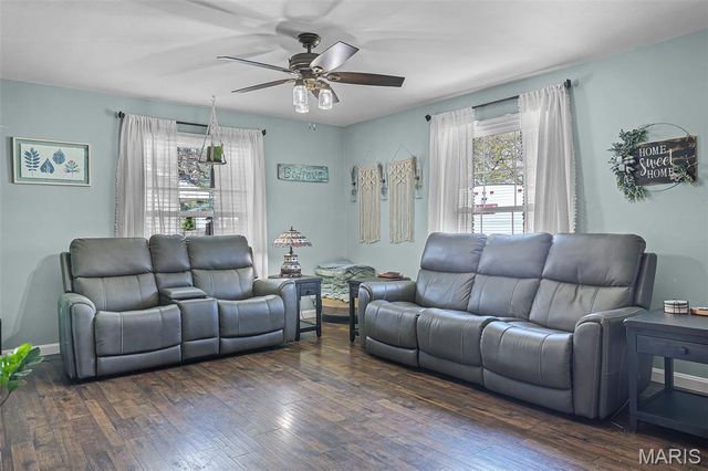 829 Oakdale Drive, East Alton, IL 62024